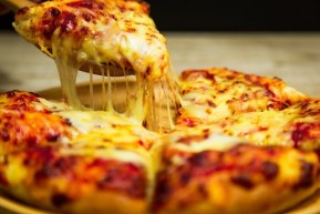 Pizza Grande + Refri Brinde